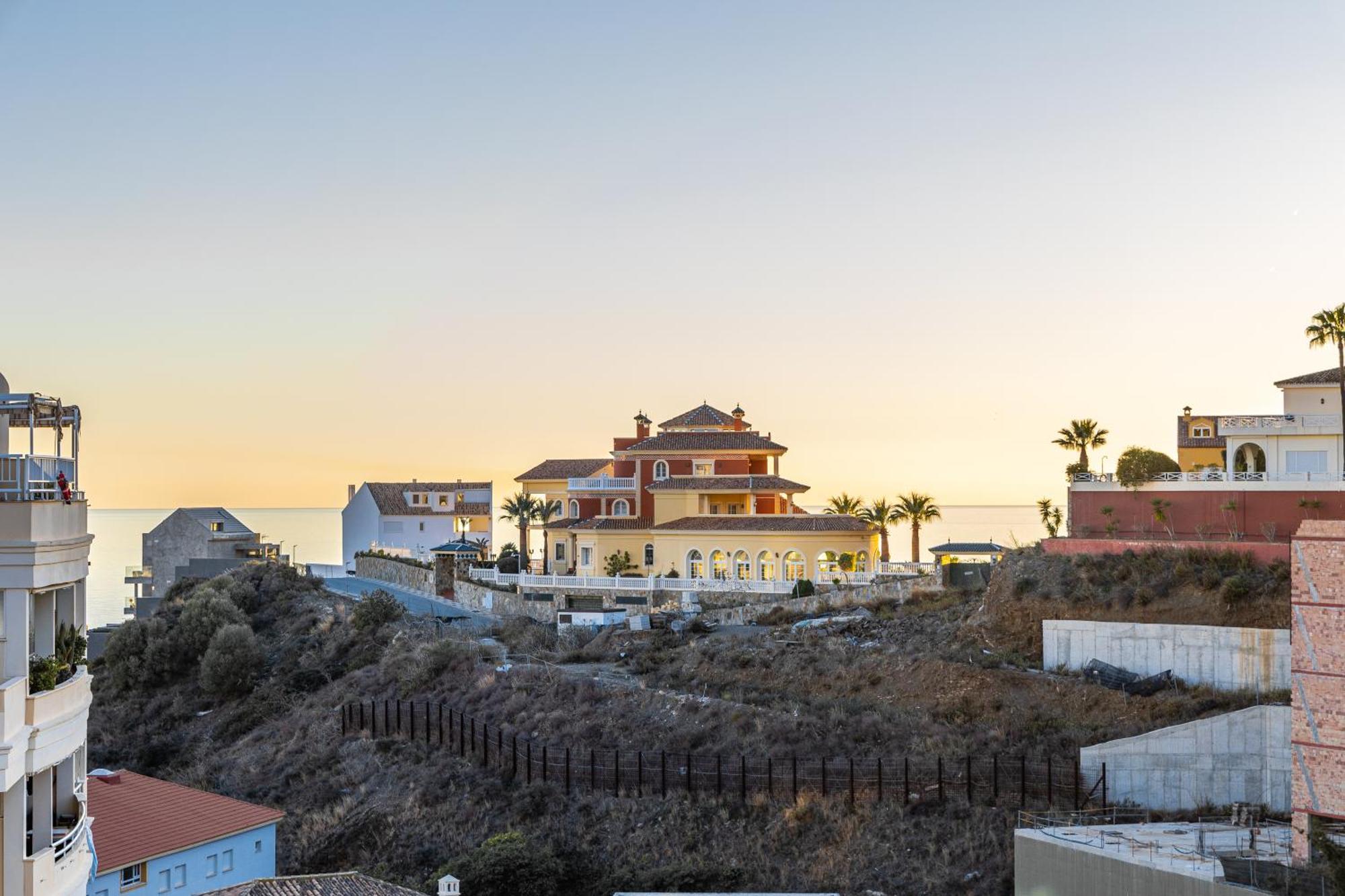 Holidays2Nueva Torrequebrada 2 Bedrooms And 2 Bathrooms, Terrace, Community Pool And Garage Benalmádena Dış mekan fotoğraf